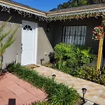 Beautiful Apartment Close To Everything