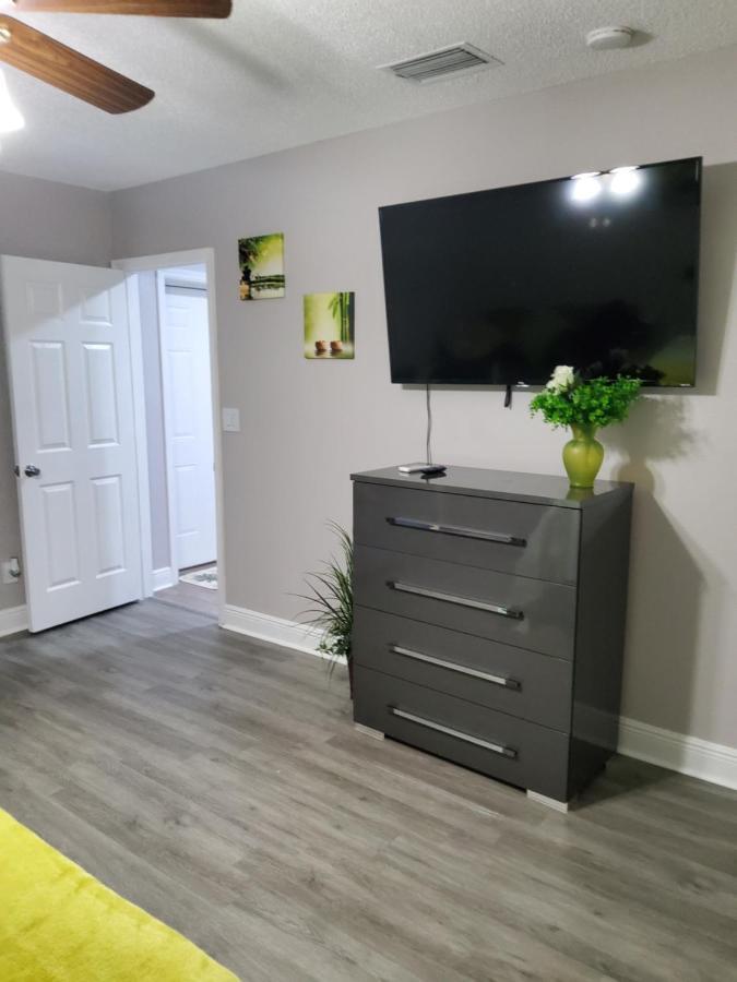 Beautiful Close To Everything Apartment