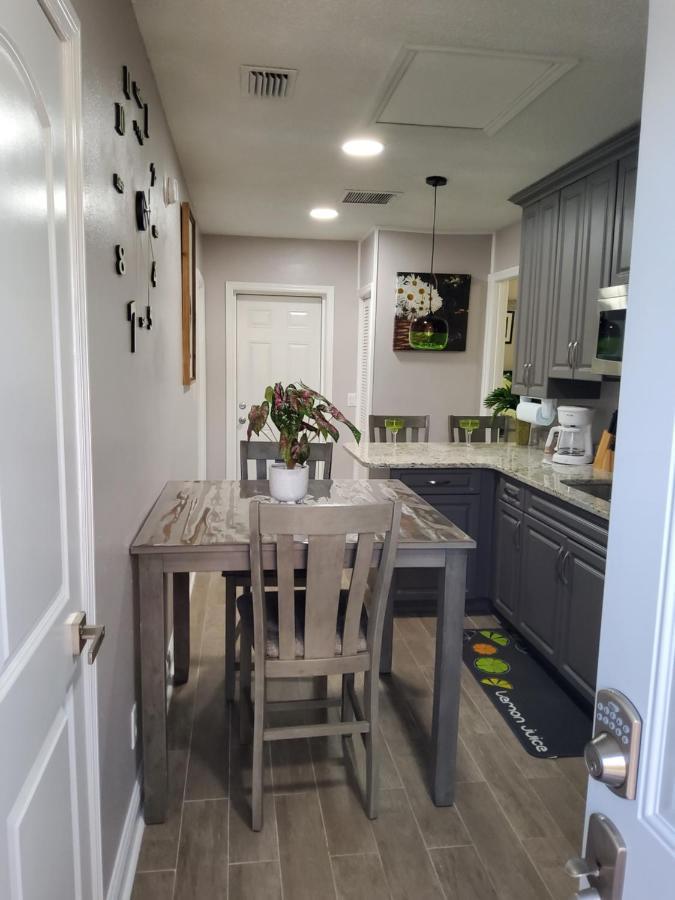 Apartment Beautiful Close To Everything Tampa